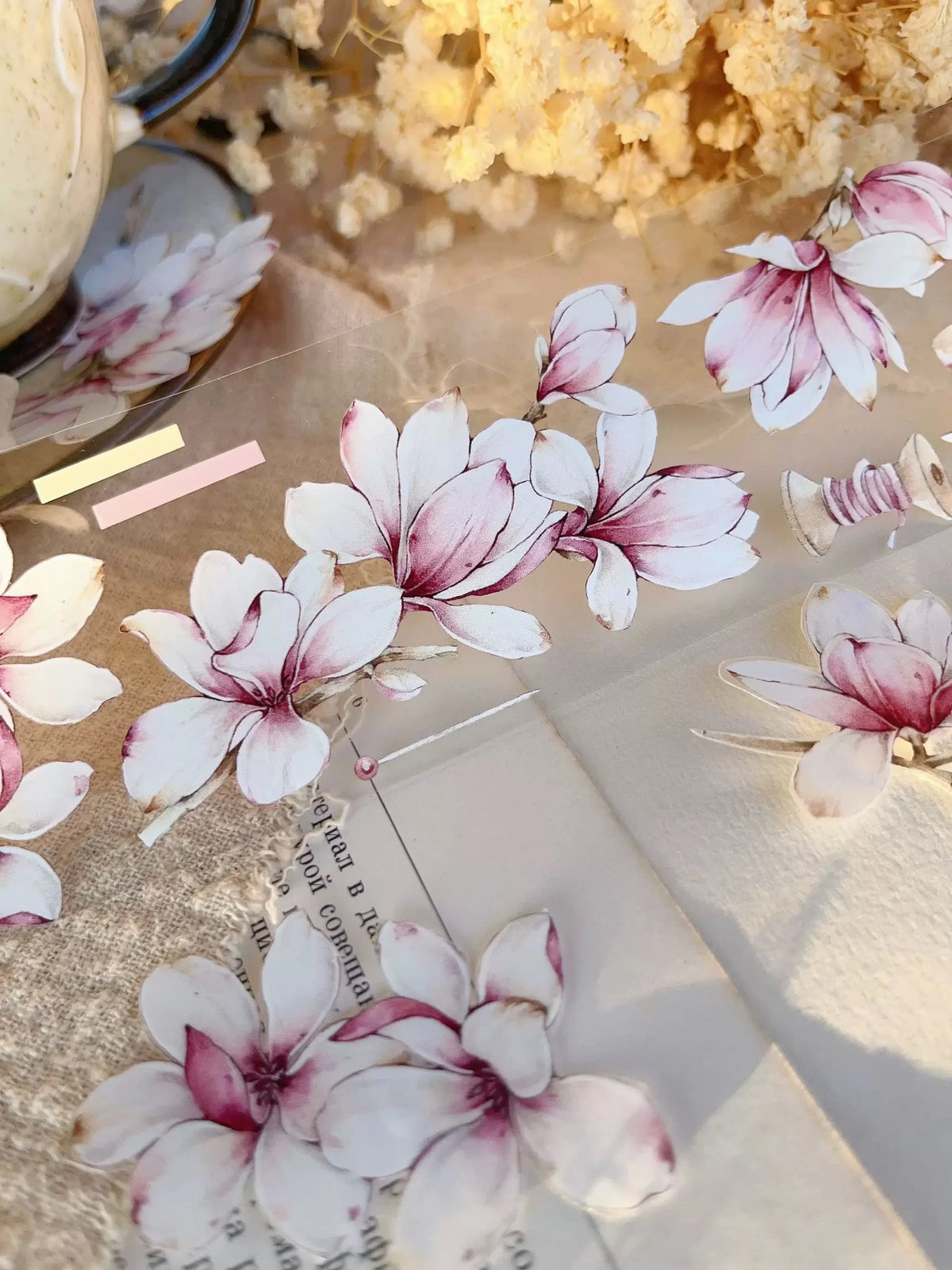 ruban decoratif vintage fleurs magnolia broderie blanc rose beige adhesif scrapbooking bricolage fabrication cartes