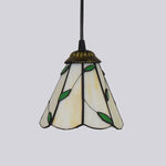 lampe suspendue tiffany multicolore motifs floraux stained glass couloir restaurant étude balcon