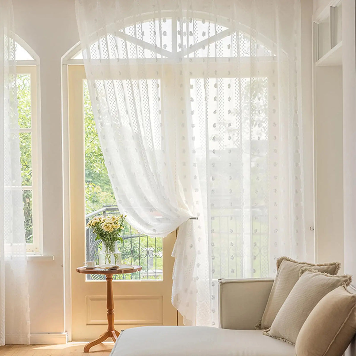 rideau blanc pompom dentelle translucide moderne romantique chambre coucher inclusion