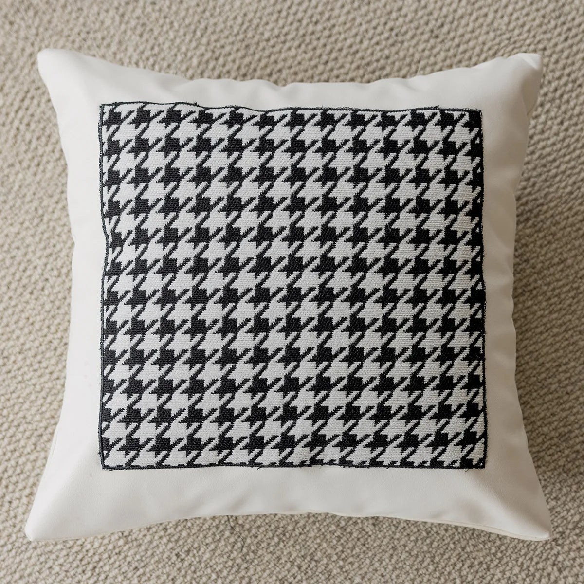 coussin patchwork géométrique polyestère carré contemporain gris noir blanc decoration nordic