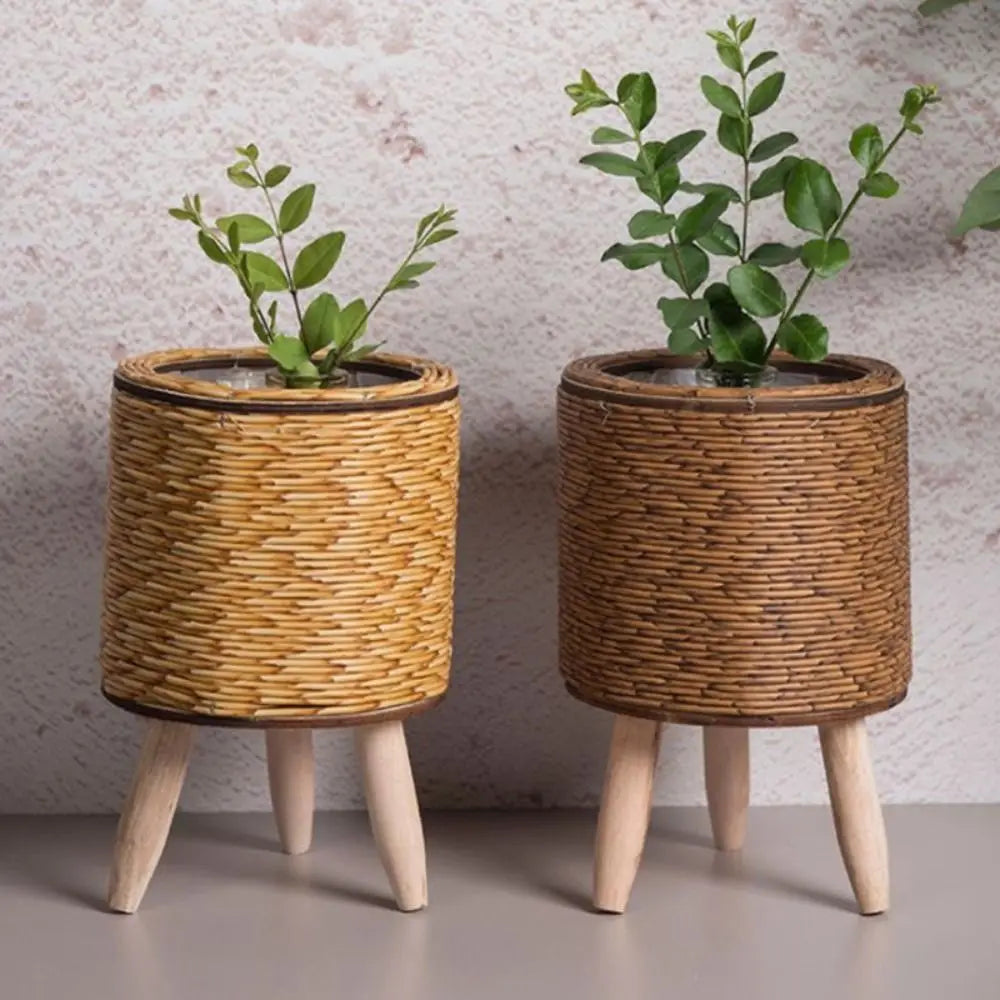 cache pot tressé rotin moderne cactus feuilles vertes marron clair pieds bois durable tissé