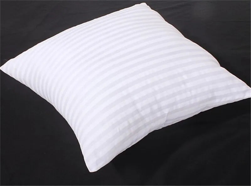 coussins carrés blancs rayures horizontales fibre polyester coton lavable maison adultes
