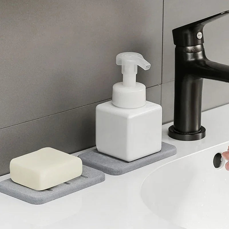 support savon texture granulée gris clair moderne adhésif respectueux environnement absorbant rapide salle bains
