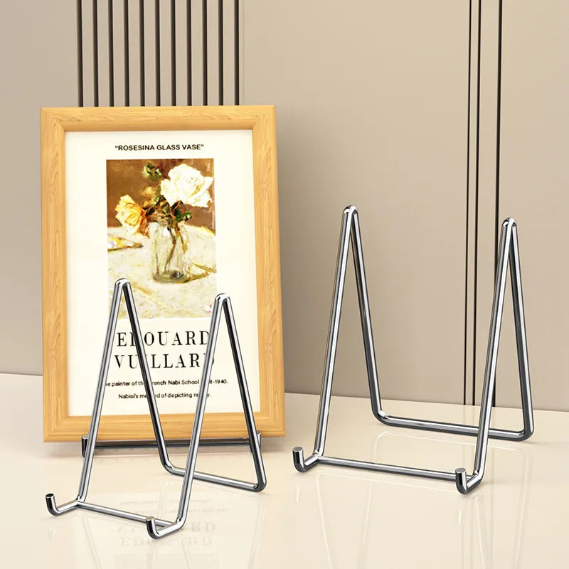 support d'affichage moderne minimaliste respectueux environnement noir blanc doré marron clair métal fer crochets