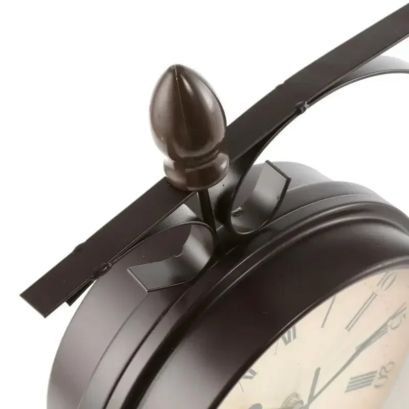 horloge murale classique vintage marron foncé cadran beige chiffres romains double sangle métallique