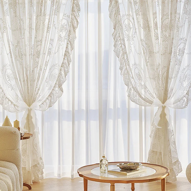 rideau dentelle blanc transparent classique fenêtre maison salon décoration chic