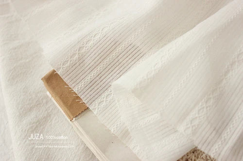 tissu coton blanc jacquard imprimé rayures motifs géométriques classique 140cm large biodegradable bricolage confection