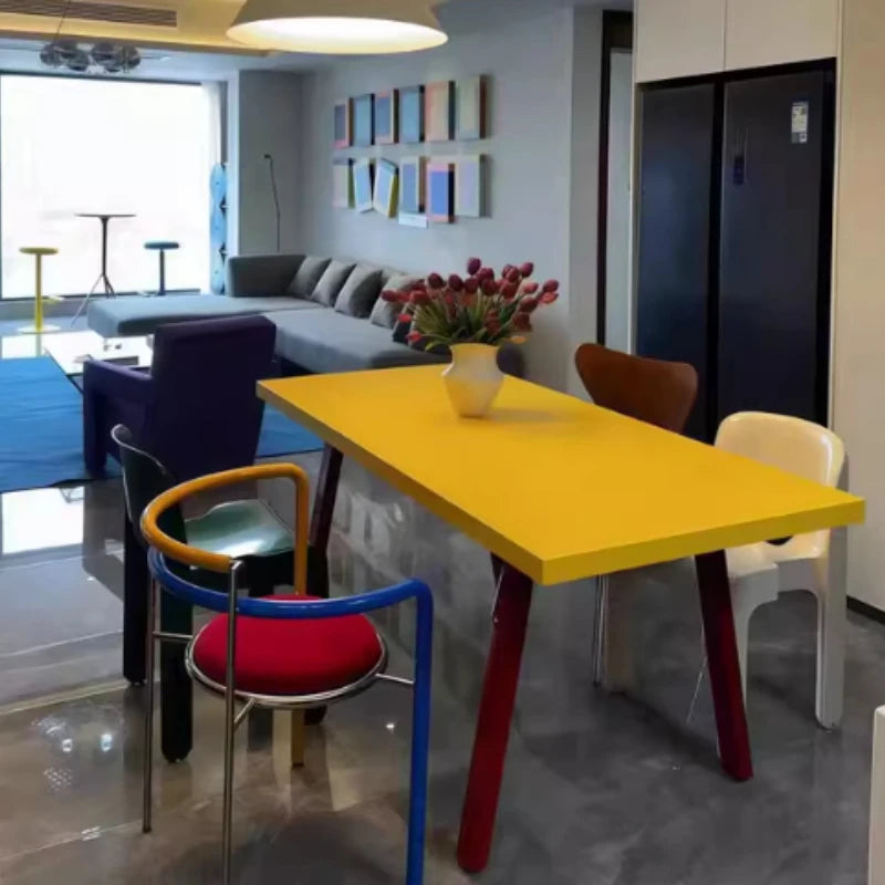 table moderne rectangle minimaliste jaune rouge bleu vert blanche pieds simples salle manger