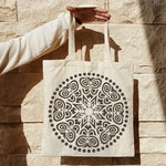 stencils mandala blanc or ornements floraux artisanal élégants peinture bricolage décoration murale bois tissu