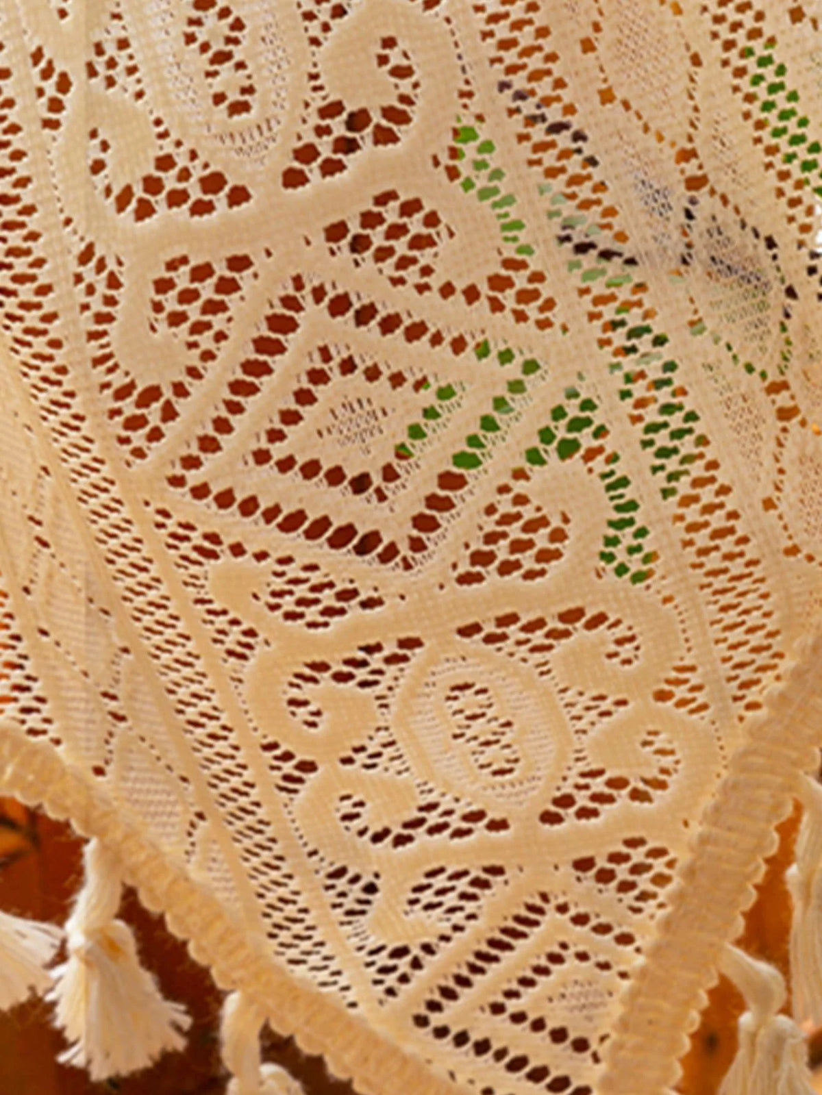 rideau traditionnel polyester crocheté motifs géométriques tassellets blancs beige clair opacité chambre cuisine
