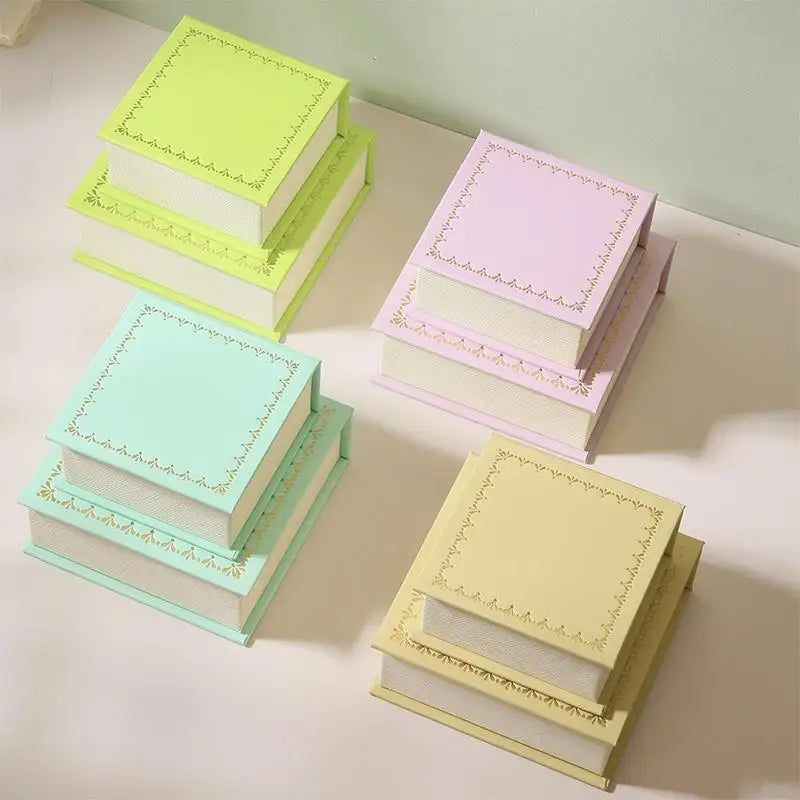 boîtes bijoux classiques bordure dorée motifs floraux opaques vert clair rose pâle jaune clair