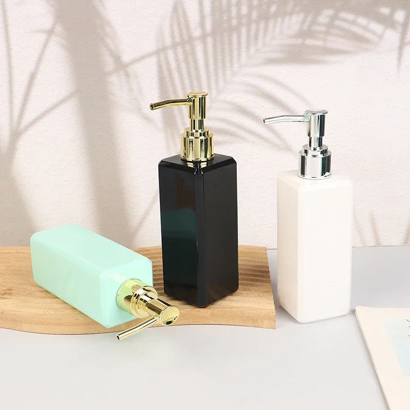 distributeur savon liquide bouteille rechargeable pompe contemporain rose clair vert pastel noir blanc mat