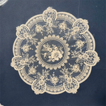 serviettes table blanches broderie florale dentelle classique rectangle ovale pâques fête pastorale