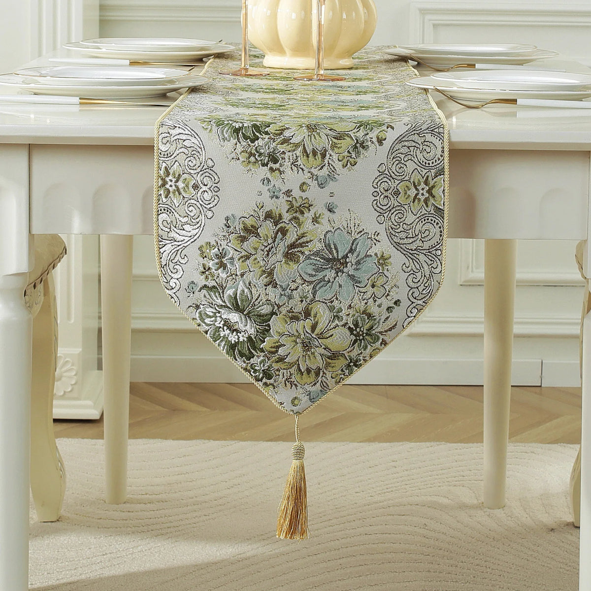 chemin table floral ornements tissu décoratif couleurs variées classique table manger