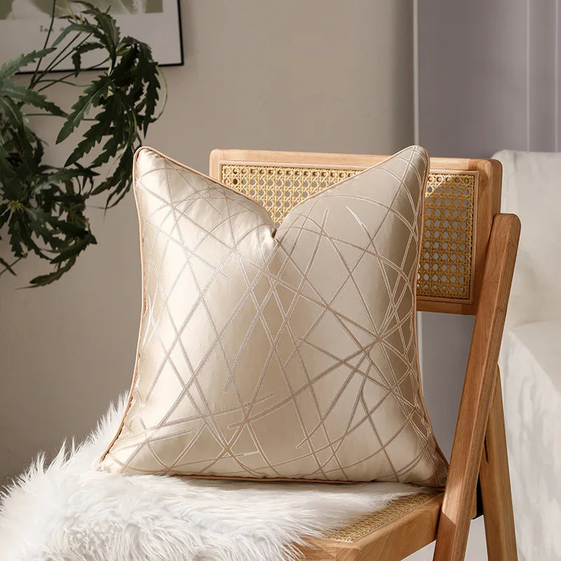 housse coussin carré beige points dorés jacquard passepoil contemporain non toxique environnement polyester