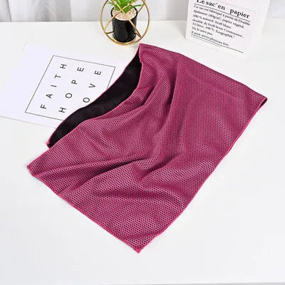 serviette sport bleu clair maille fine points noirs séchage rapide absorption élevée lavable machine