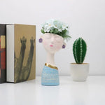 vase decoratif moderne buste feminin motif geometrique texturé fleurs artificielles blanc rouge