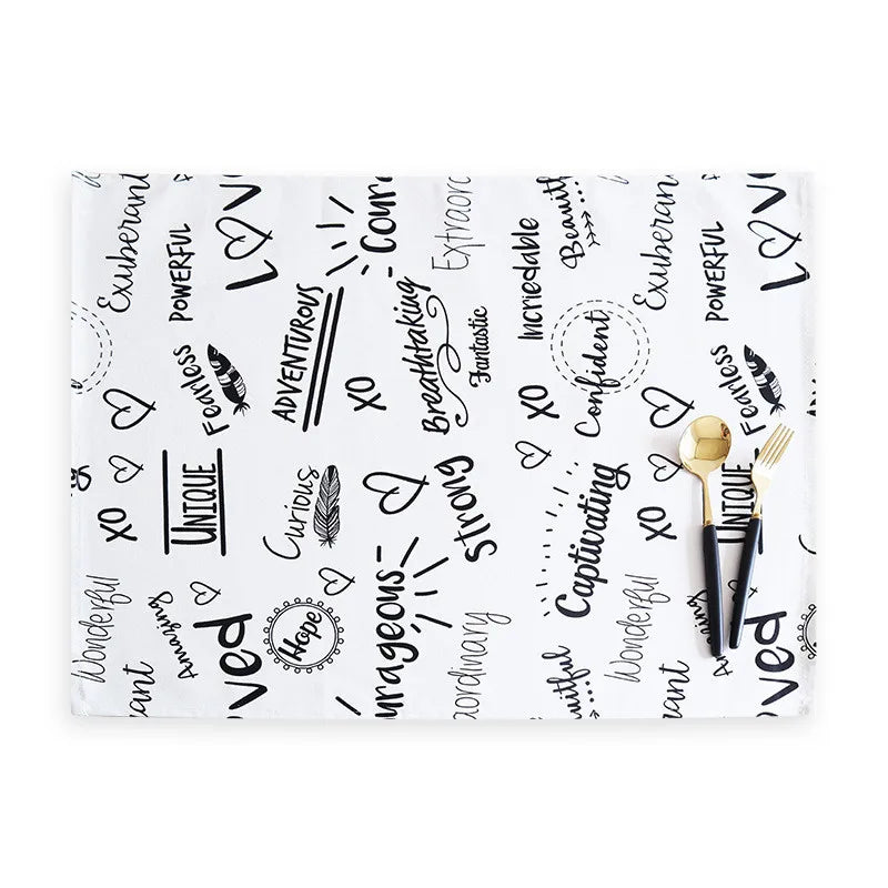 serviettes coton noir blanc moderne numéros lettres coeurs plumes phrases