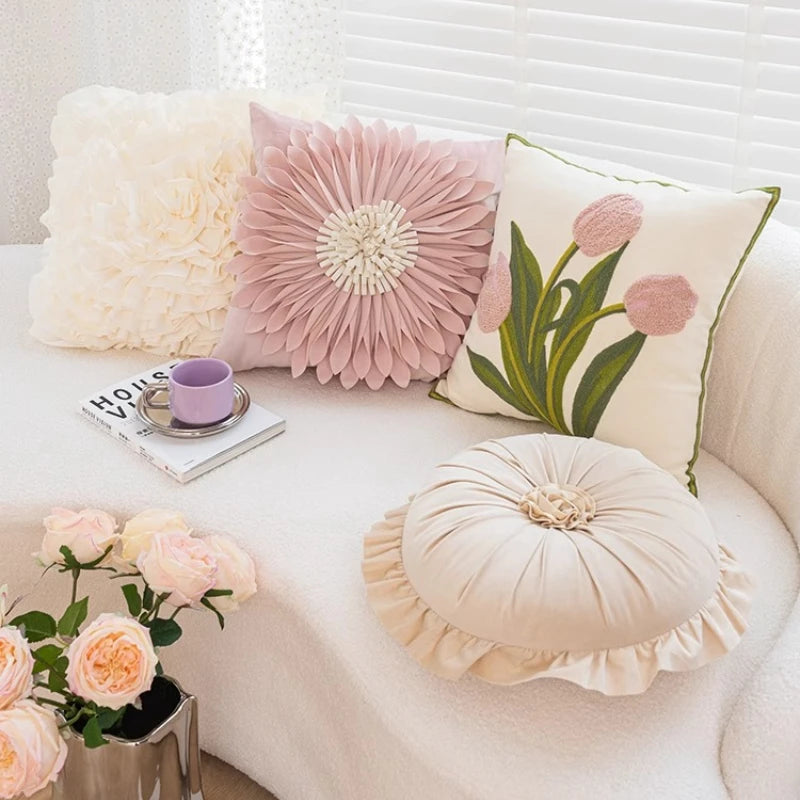 coussins décoratifs fleurs broderie dense blanc rose pâle vert clair élégants amovibles lavables 45x45cm