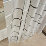 rideau douche semi transparent motifs carrés moderne blanc gris bordures épuré texturé plis réguliers