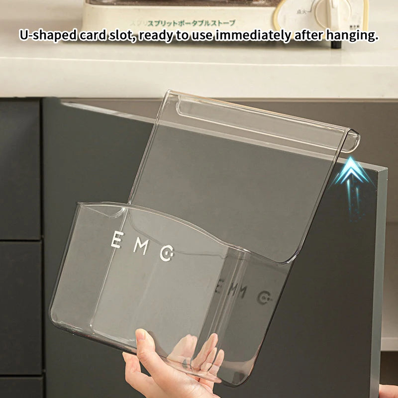 rangements cuisine adhésifs transparents modernes bouteilles ustensiles papier