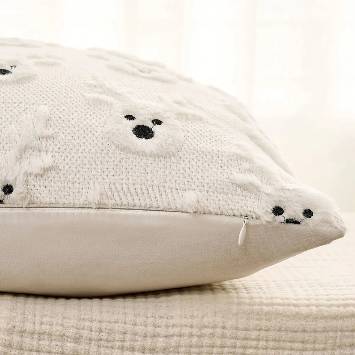 housses coussin brodées ours blancs texture douce décoration noël 45x45cm glissière fixations oreillettes