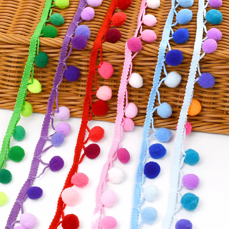 rubans décoratifs pompons couleur mariage décoration textile maison couture artisanale DIY crafting accessoires trims