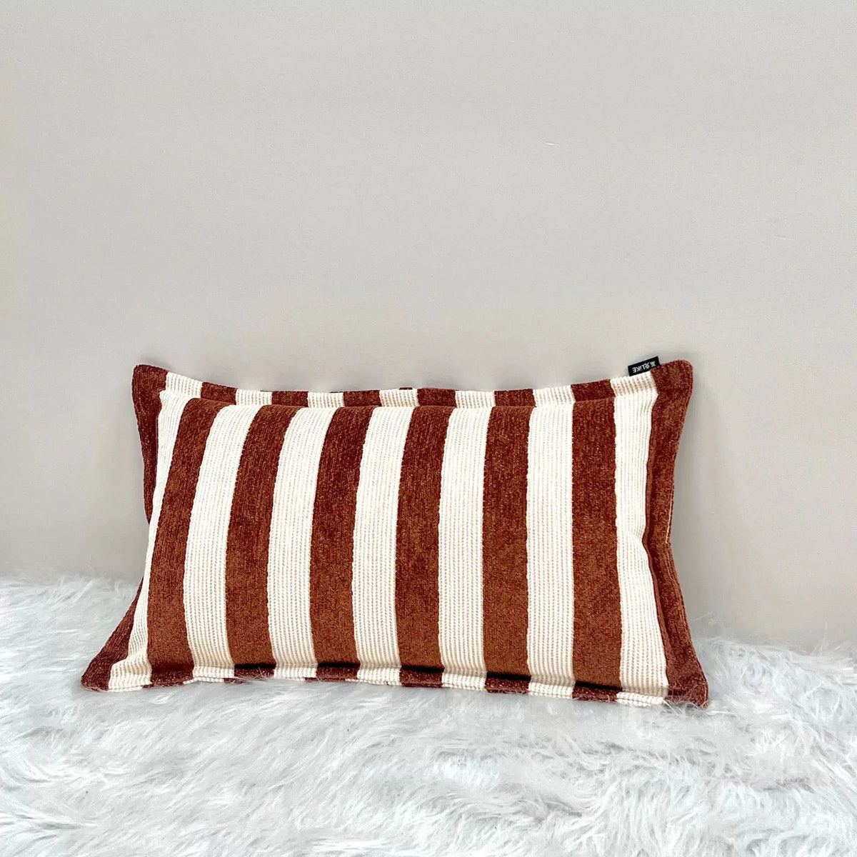 housses coussin polyester rayées beige marron modernes adhésives lit dimension 30x50cm 45x45cm decoration interieur