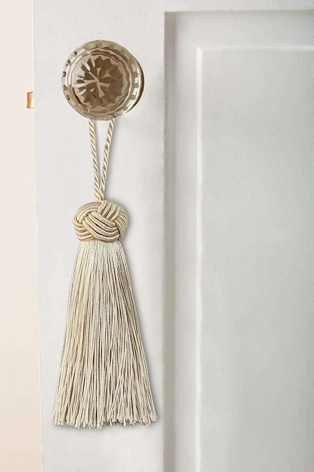 pompons franges decoration maison beige gris blanc bleu marine noir tissu élégant