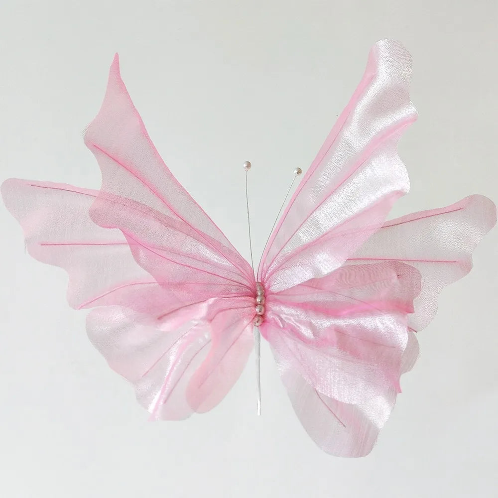 décoration intérieure moderne papillon transparent effet pailleté rose blanc rouge bleuclair