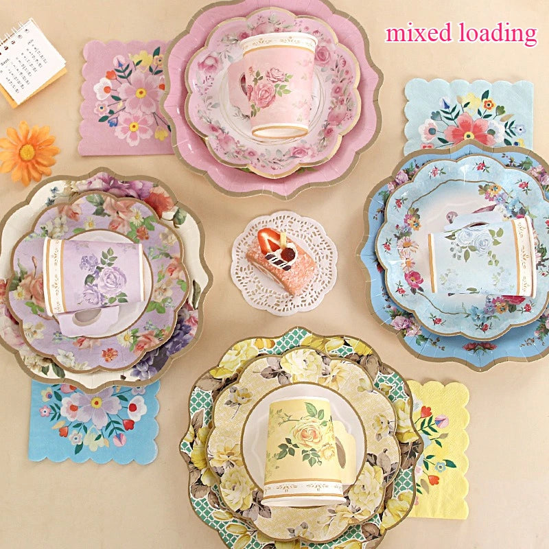 assiettes papier fleuries tasses serviettes occasion fête anniversaire mariage vintage