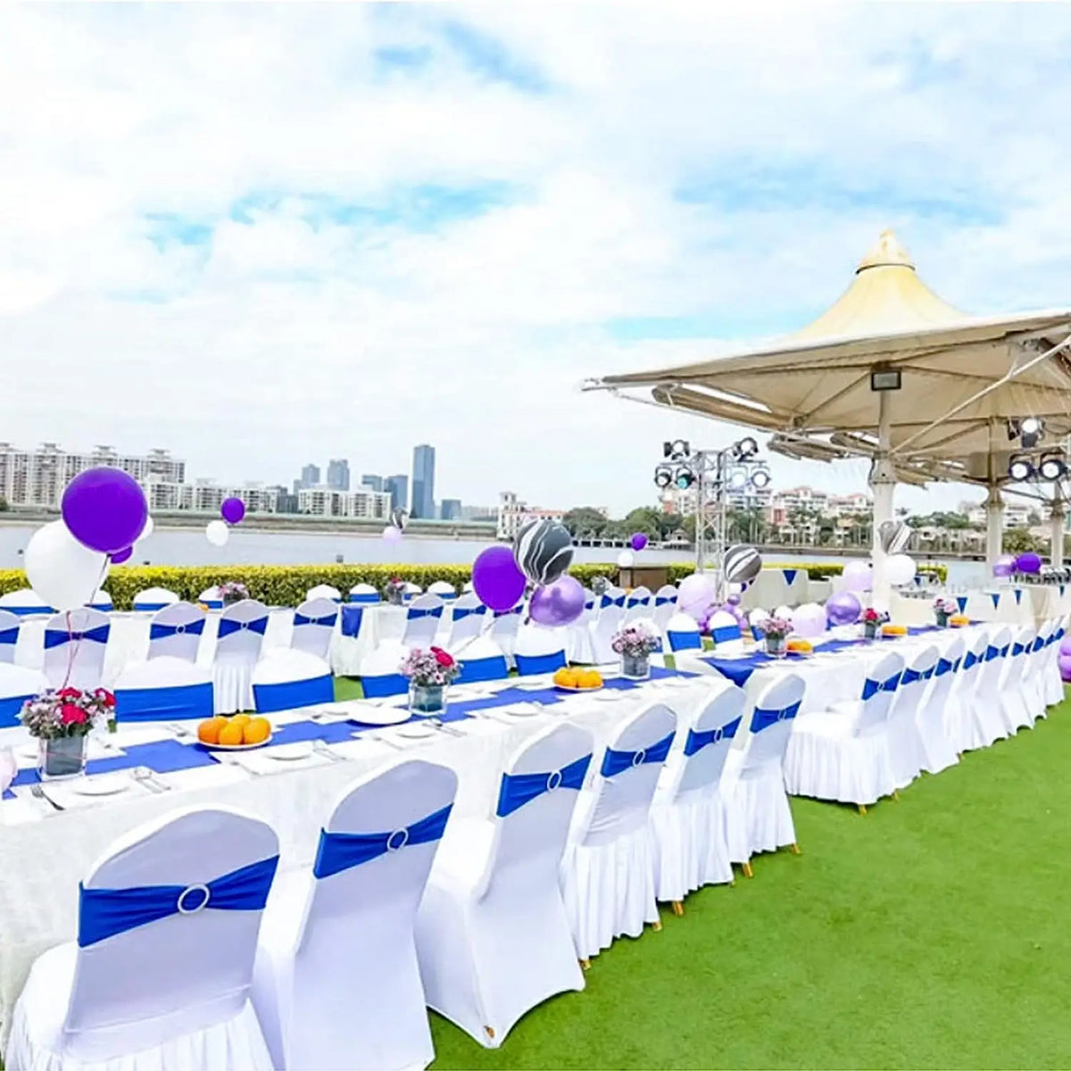 rubans décoratifs chaises mariage bleu vif blanc nœud boucle argentée opaques événementiels