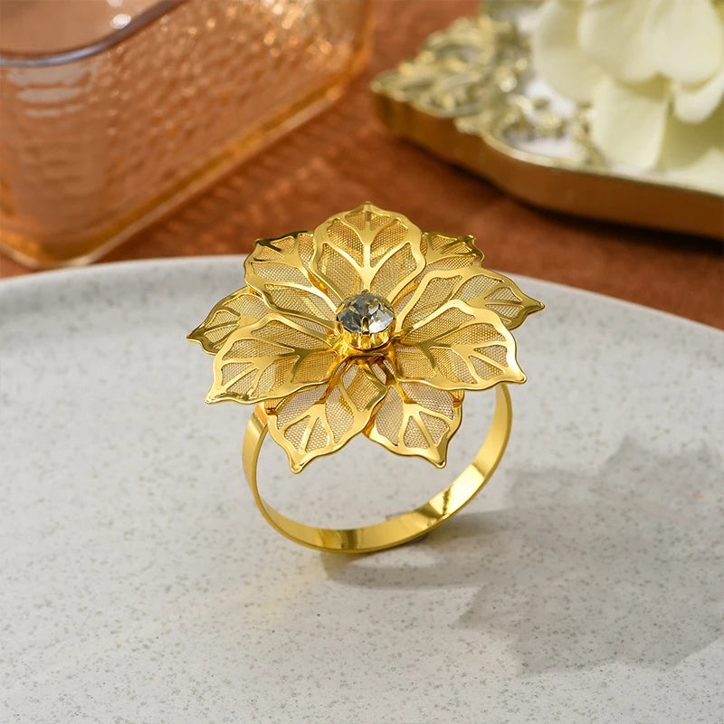 anneaux serviette fleur stylisée doré rose doré argenté élégants décoratifs ajustables table événement