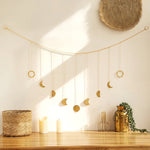 décoration murale phases lune guirlande perlée or bohème chic wall art moderne chambre