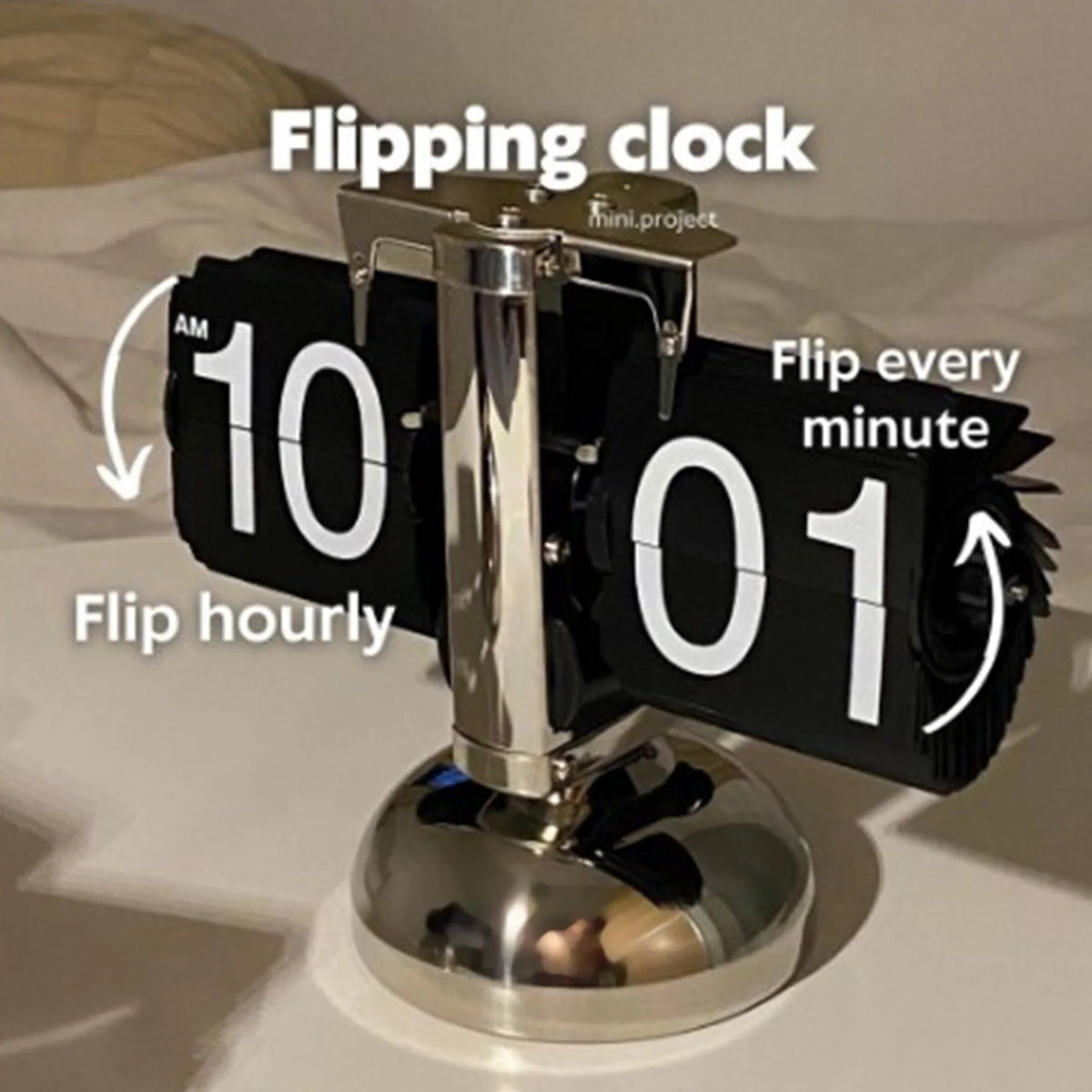 horloge flip numérique rétro moderne blanc noir argenté chiffres am visible mécanisme rotation base