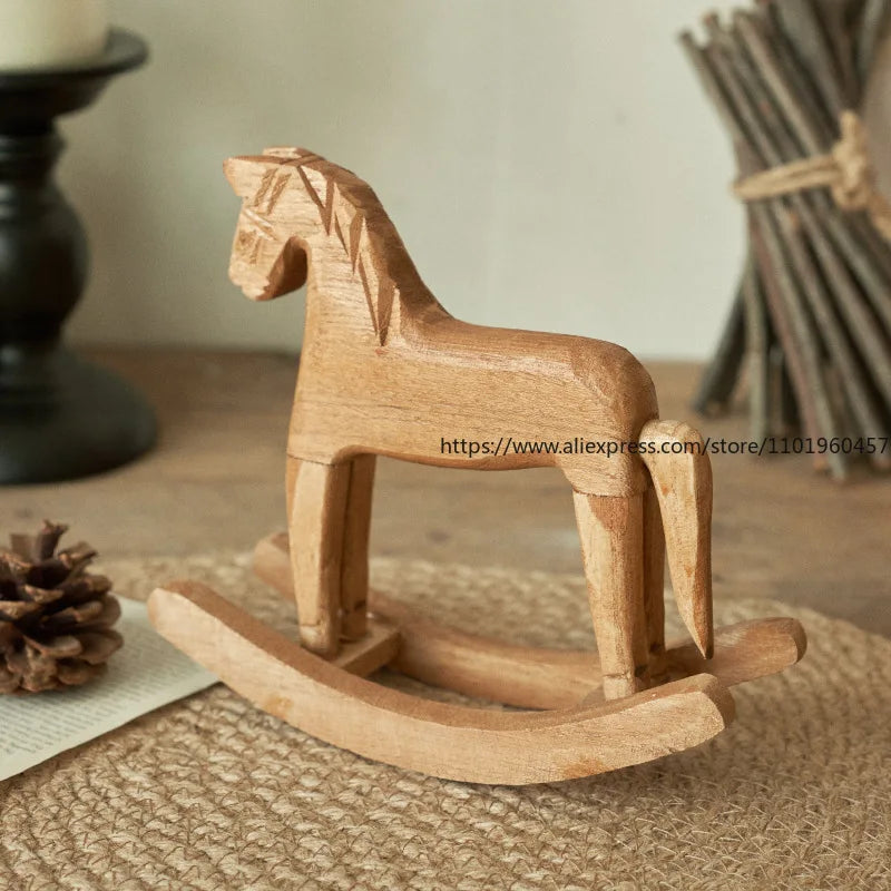 cheval bascule bois sculpté traditionnel décor maison artisanal nature opaque sans fixation 19cm 6.5cm