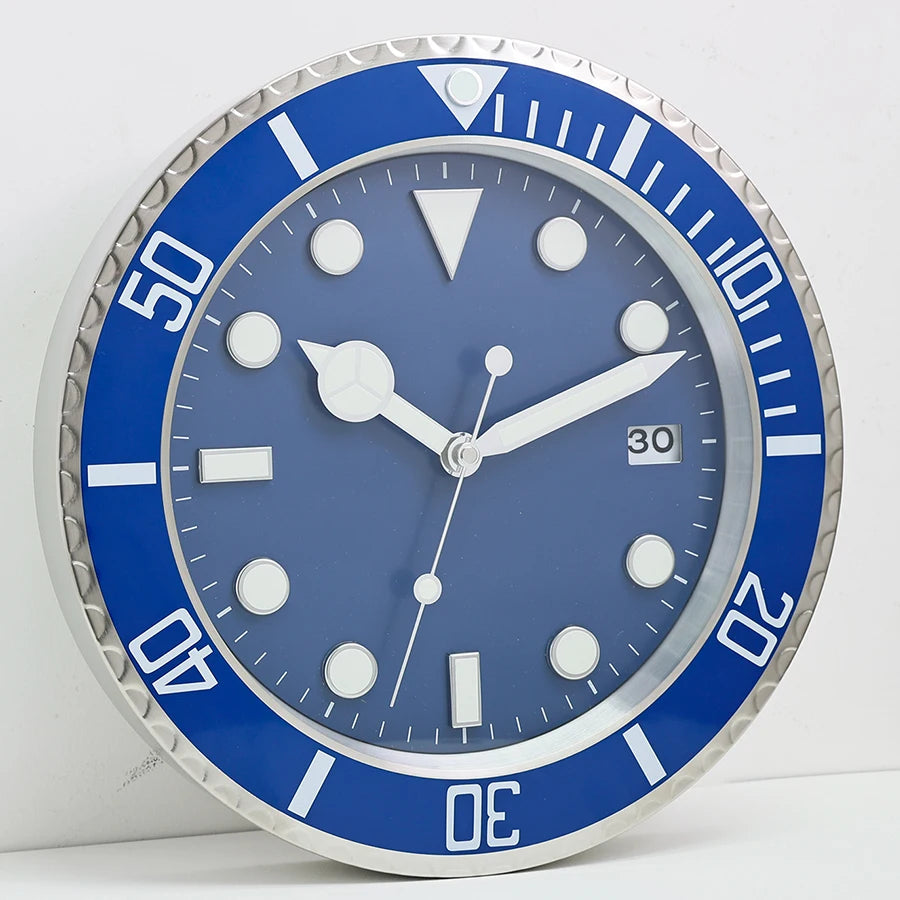 horloge murale plongée bleu vert rouge cadran lumineux aiguille quartz métal fixations