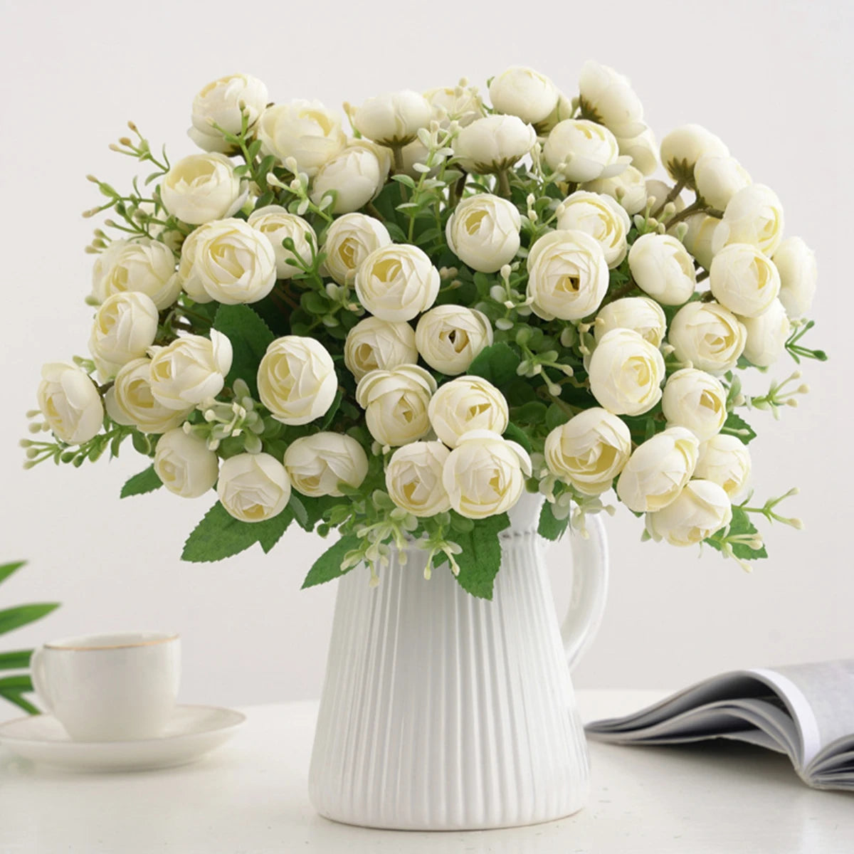 bouquet fleurs artificielles roses simples modernes blanc rose orange violet jaune bleu intérieur mariage