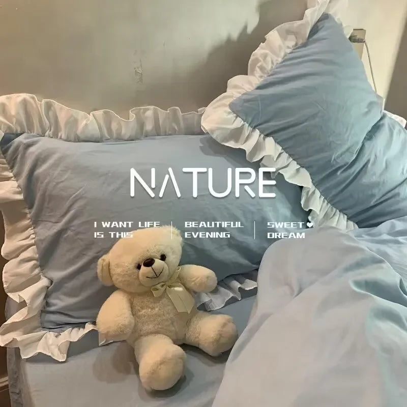 ensemble literie princesse housse couette dentelle volants fleurs blanc bleu violet chambre fille