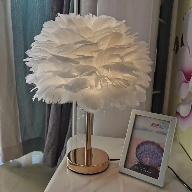 lampe table plumes moderne rose gris blanc décoration bohème éclairage original led certifiée vde
