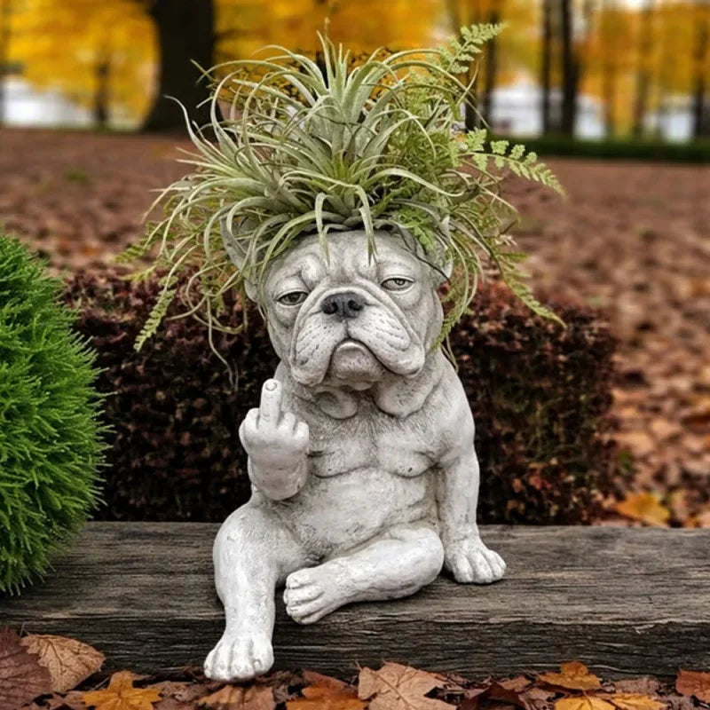 statuette chien gris clair résine détaillée plante succulente aérienne feuilles vertes