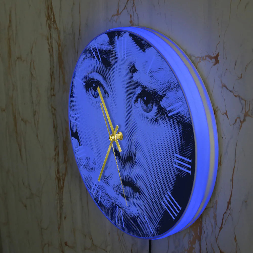 Horloge murale style éclectique vue de face