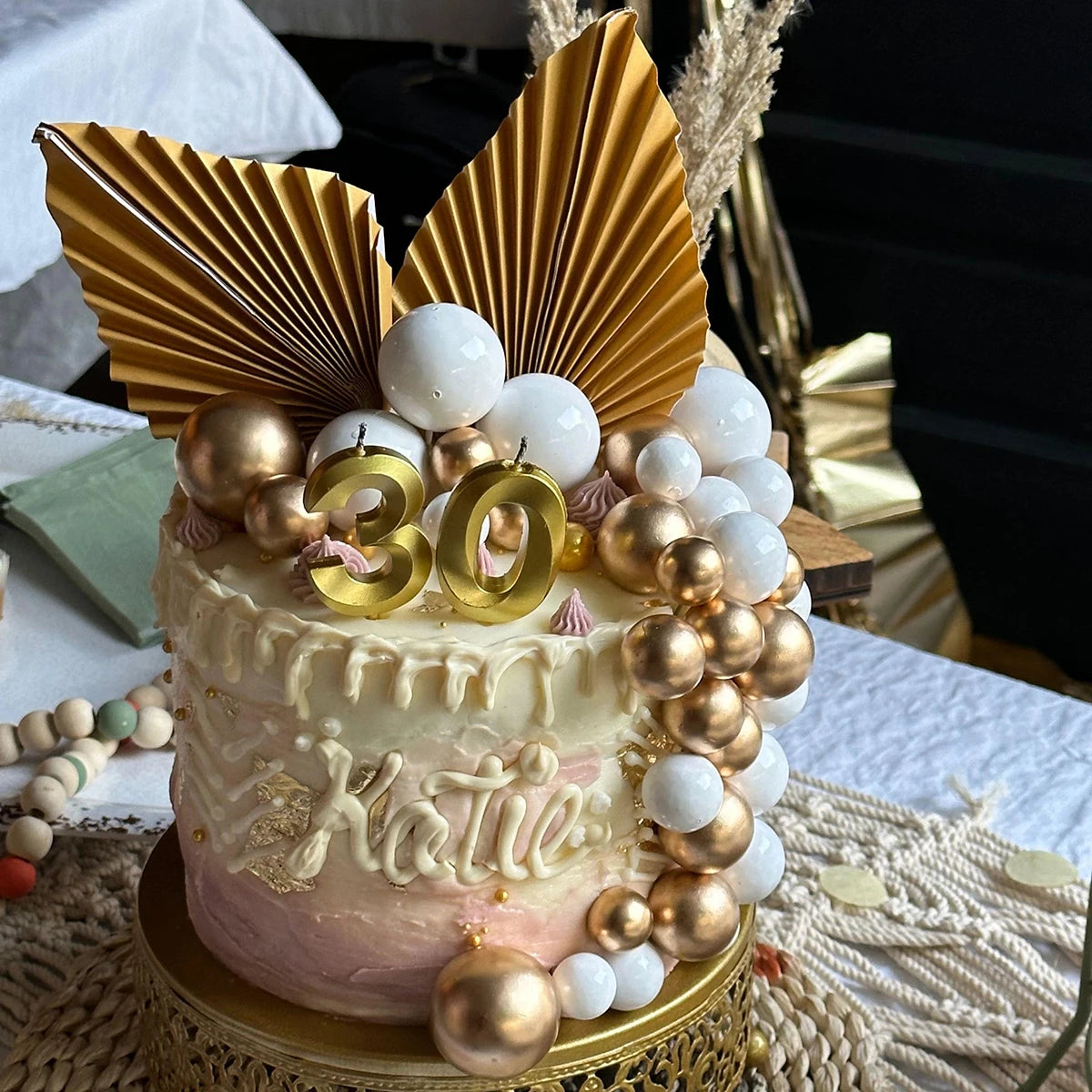 décoration gâteau anniversaire doré floral violet rose élégante mariage fiançailles noël valentin halloween