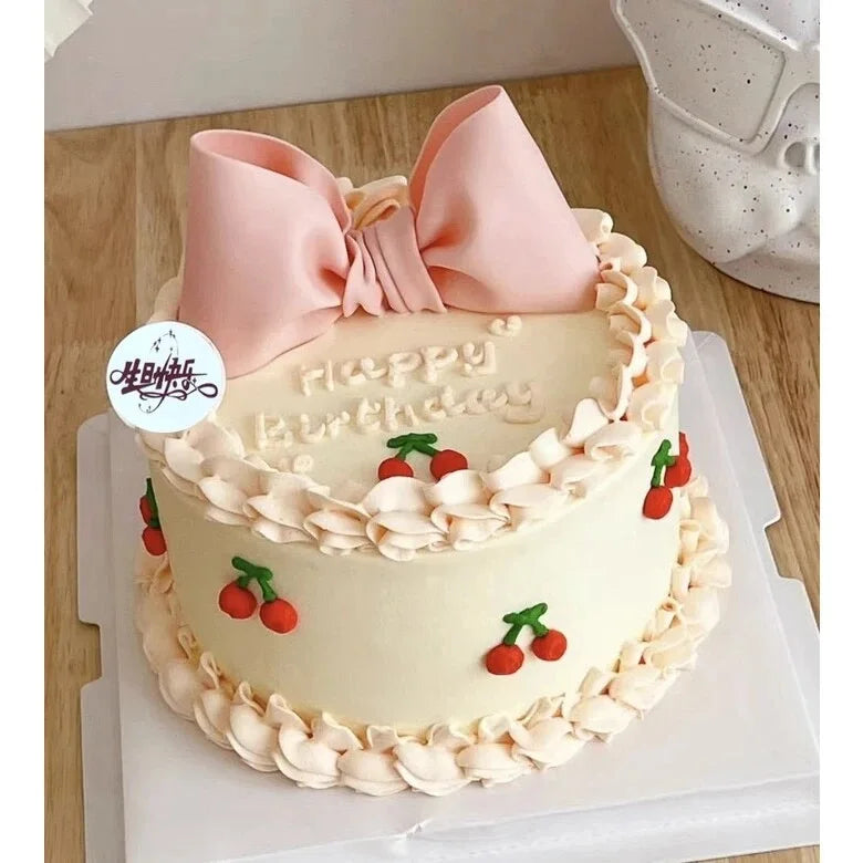 gâteau factice décoration mariage anniversaire noël valentin blanc rose rubans festive moderne