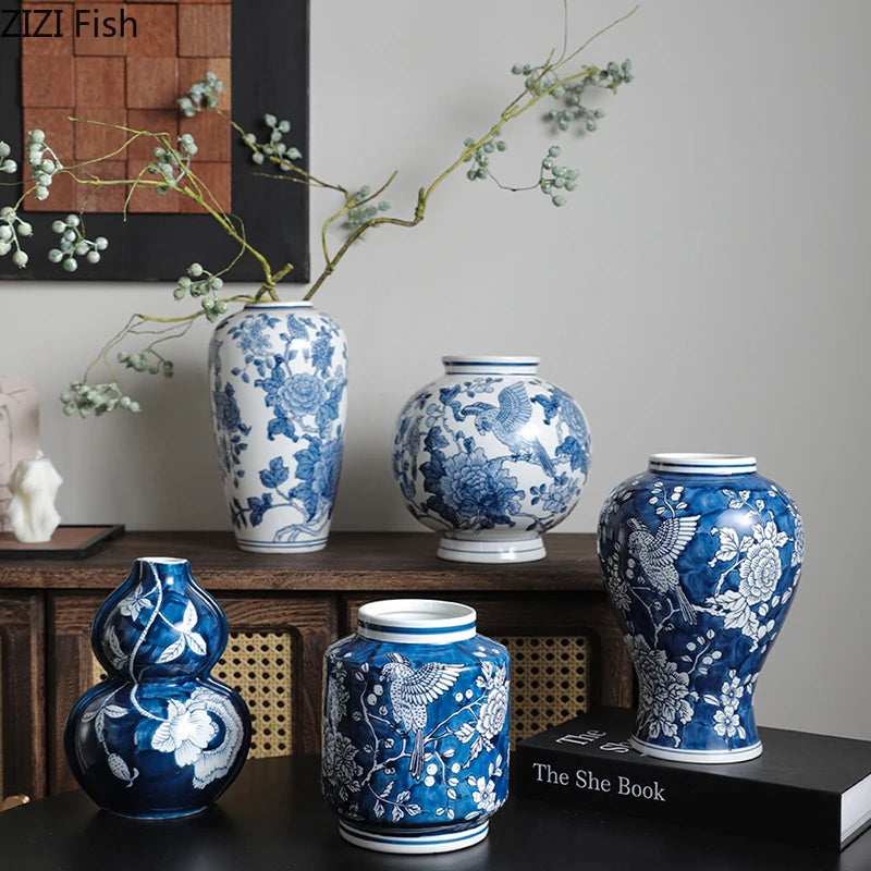 vases bleu blanc fleurs oiseaux feuillage classique decoration table arrangement fleurs moderne