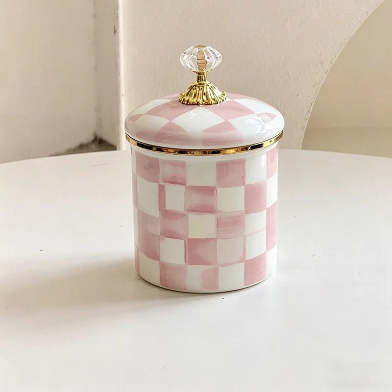contenants cuisine porcelaine émaillée carreaux géométriques bleu blanc rose classiques