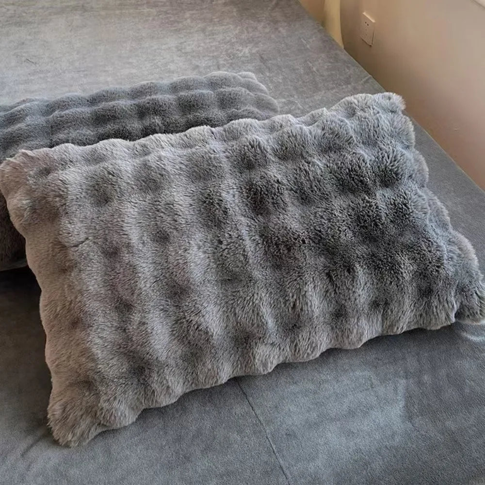 taies d'oreiller fausse fourrure polyester coton gris rose vert blanc modernes ondulees decoration lit