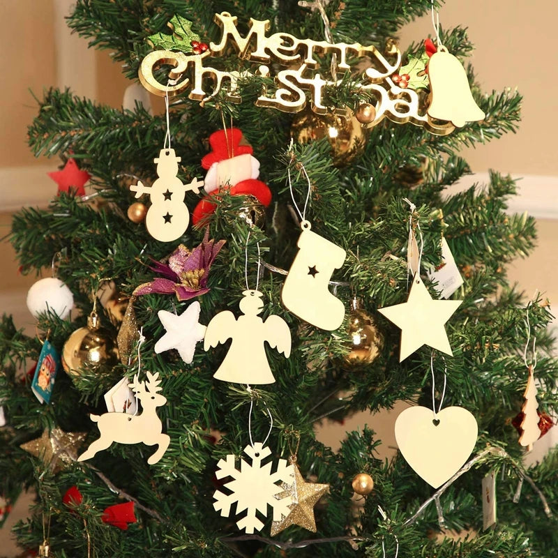 Personnalisation de décoration Noël bois avec peinture et pinceau