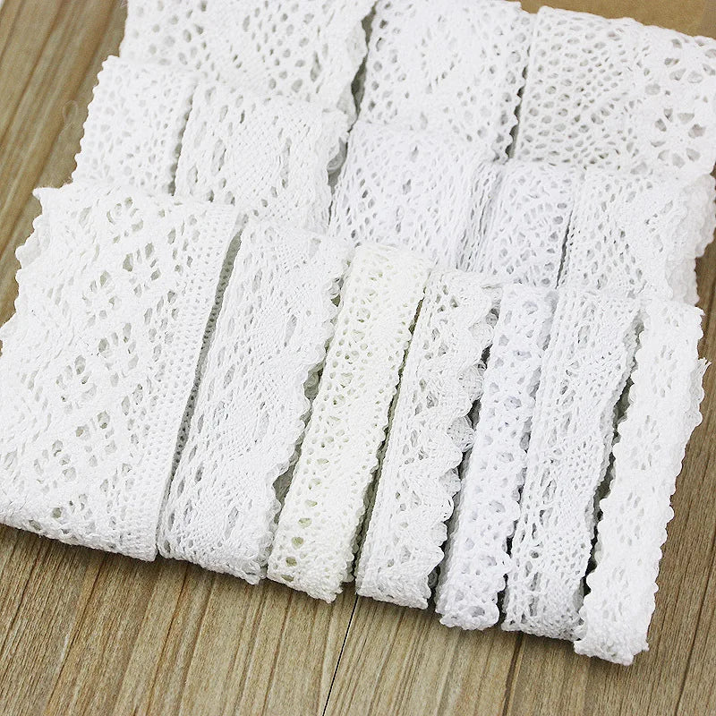 ruban dentelle coton blanc motifs floraux classique couture décoration artisanale matériaux bricolage