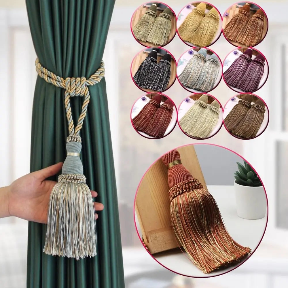 pompons rideau beige gris vert classiques attache bois franges opaques moderne decoration maison